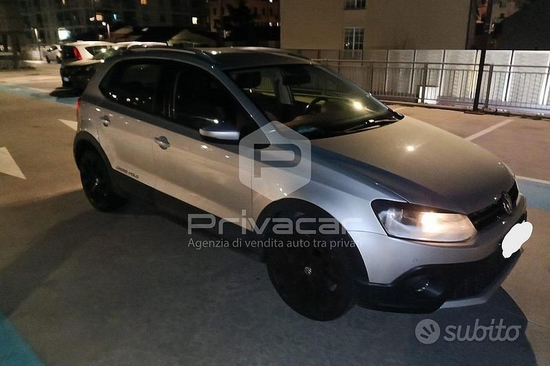 Käytetty VW Polo Cross 90 HP (66 kW) 2016 Harmaa Viistoperä