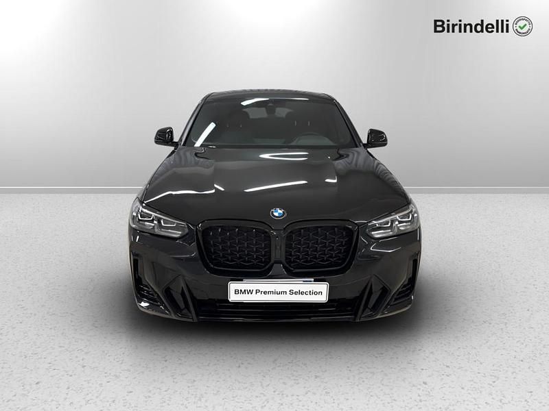 Usata BMW X4 M Sport 184 CV (135 kW) 2023 Black sapphire metallizzato SUV