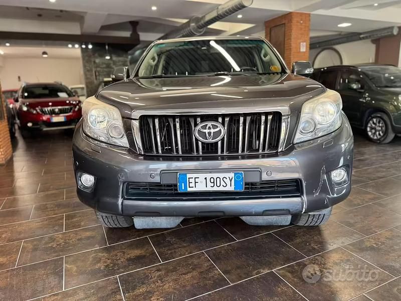 Usata Toyota Land Cruiser Sol 190 CV (139 kW) 2011 Grigio SUV