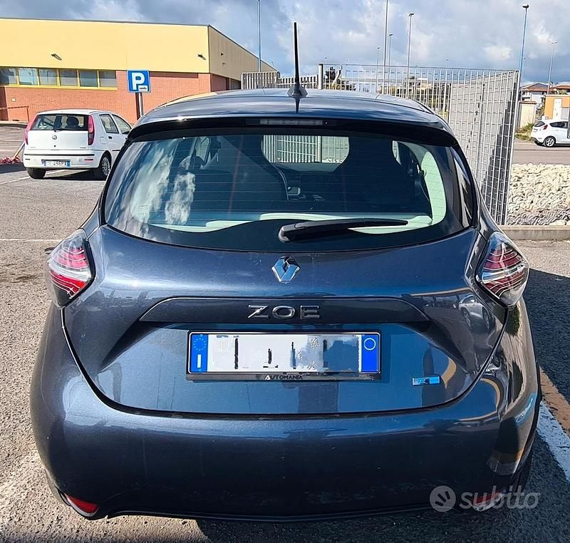 Usata Renault Zoe Life 80 kW (109 CV) 2021 Grigio Utilitaria