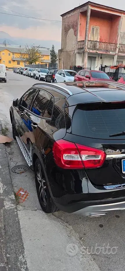 Usata Mercedes GLA200 136 CV (100 kW) 2015 Nero SUV