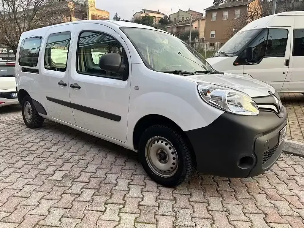 Usata Renault Kangoo 95 CV (69 kW) 2021 Bianco Monovolume
