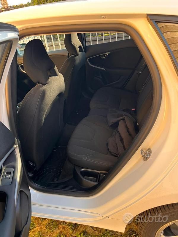 Usata Volvo V40 120 CV (88 kW) 2018 Berlina