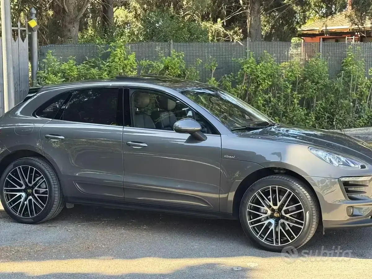 Usata Porsche Macan Sport 258 CV (189 kW) 2015 Grigio SUV