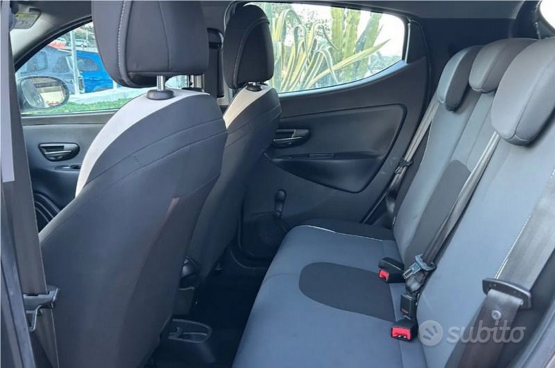 Usata Lancia Ypsilon Silver 95 CV (69 kW) 2014 Bianco Utilitaria