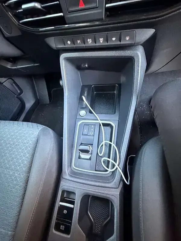 Usata Ford Tourneo 122 CV (89 kW) 2025 Grigio Furgone