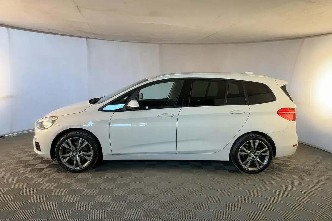 Begagnad BMW 216 Gran Tourer Sport Line 115 HK (84 kW) 2015 Vit Minibuss