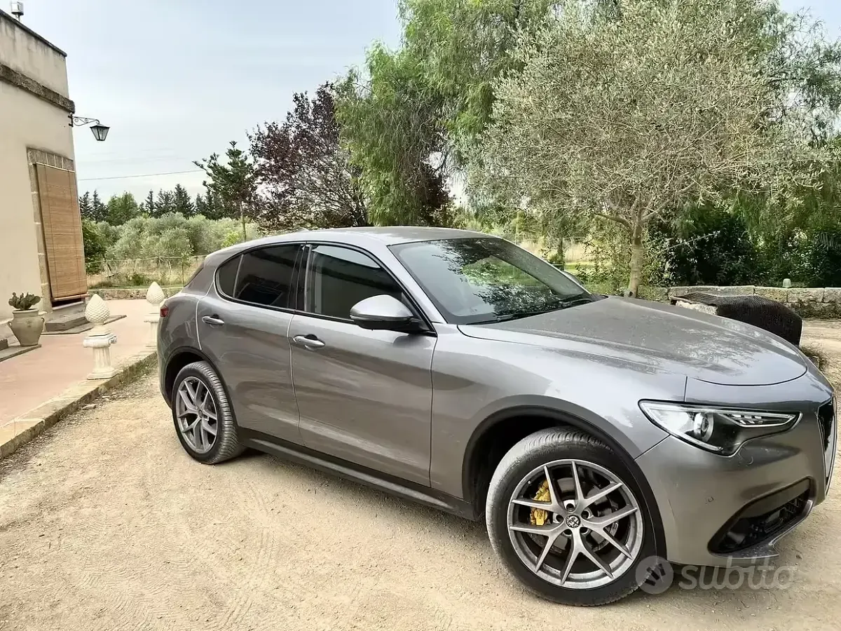 Usata Alfa Romeo Stelvio Executive 190 CV (139 kW) 2018 Grigio SUV