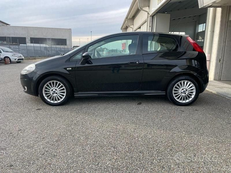Usata Fiat Grande Punto Emotion 90 CV (66 kW) 2006 Nero Utilitaria