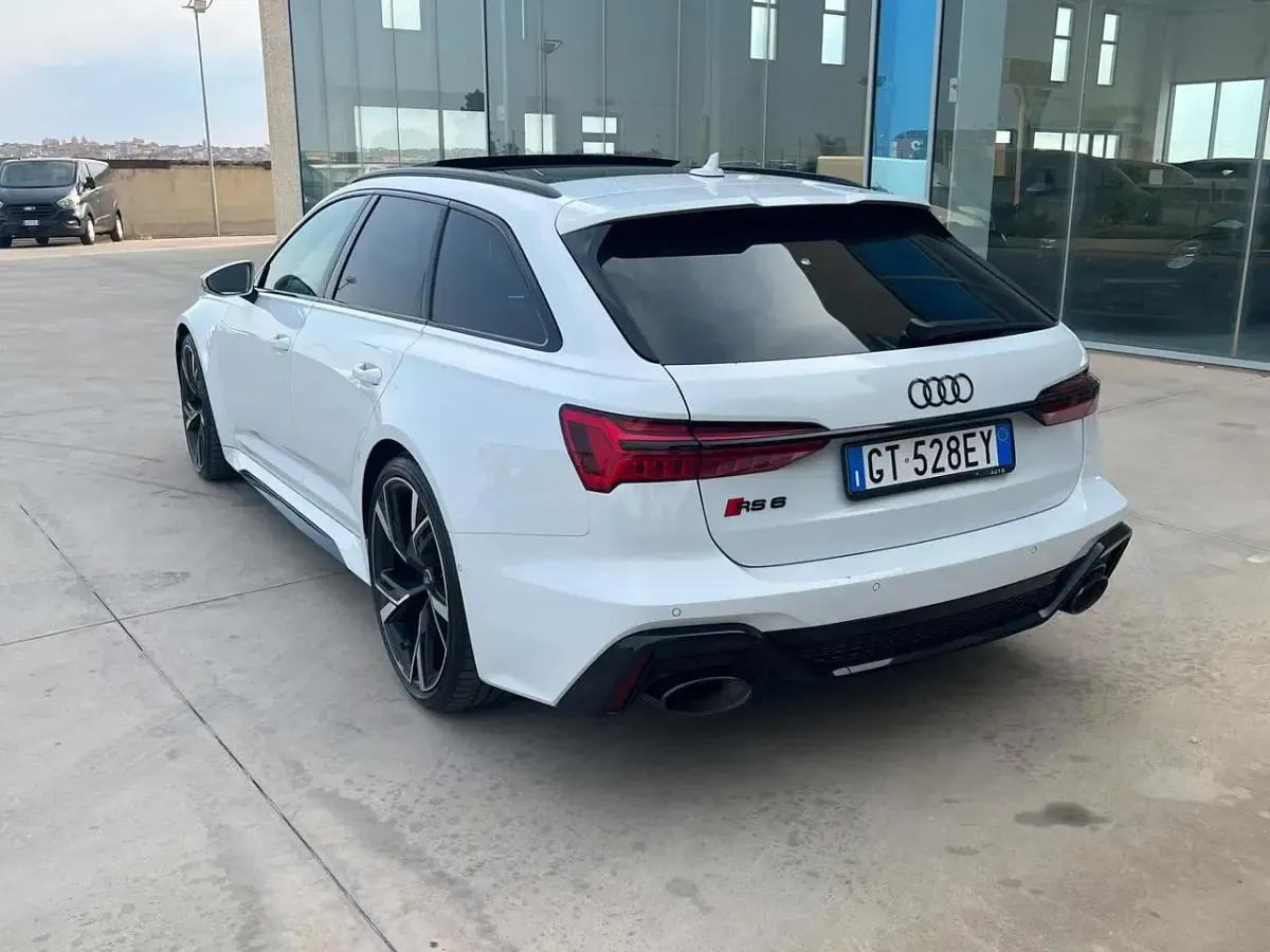 Usata Audi RS6 600 CV (441 kW) 2023 Bianco Station wagon