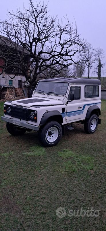 Usata Land Rover Defender 86 CV (63 kW) 1987 Bianco SUV
