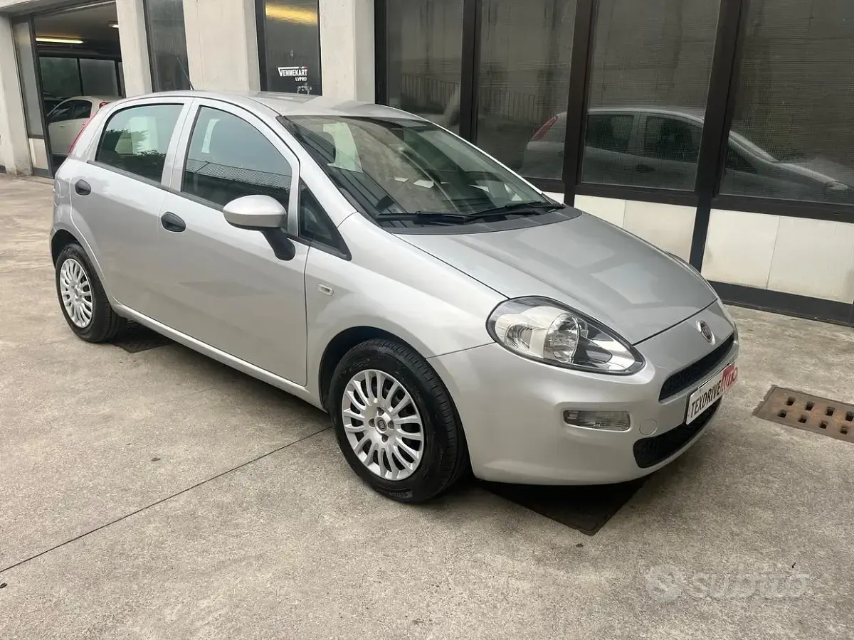 Usata Fiat Punto Street 95 CV (69 kW) 2017 Bianco Utilitaria