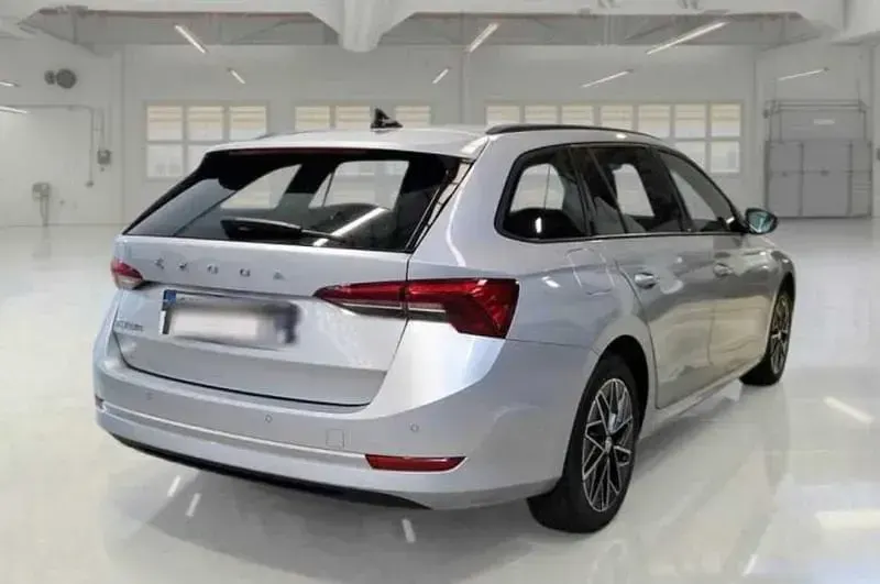 Usata Skoda Octavia G-TEC Executive 131 CV (96 kW) 2022 Argento Station wagon