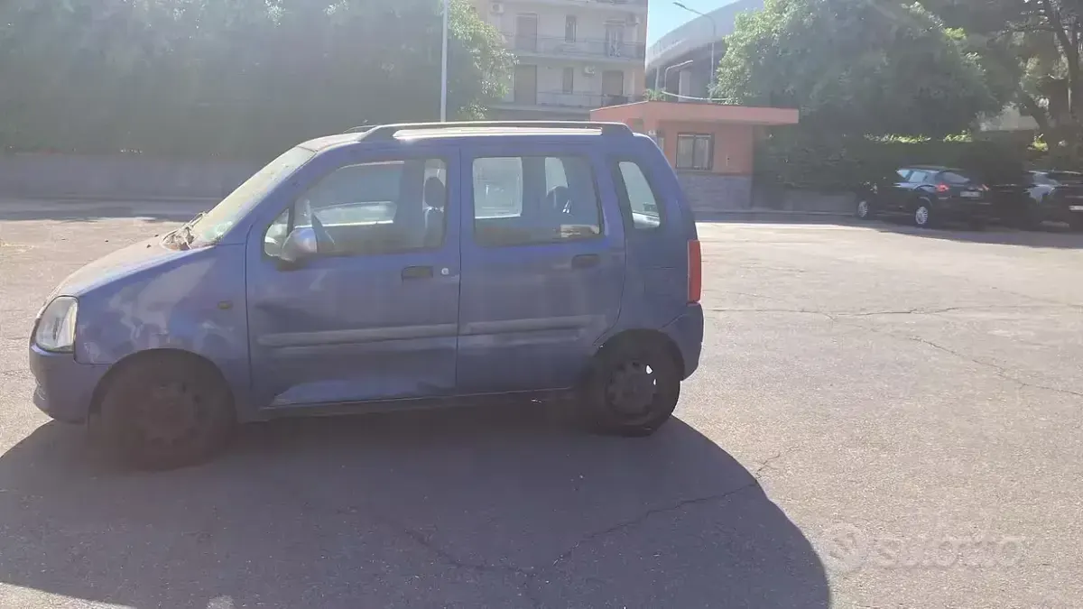 Usata Opel Agila 75 CV (55 kW) 2002 Bluazzurro Monovolume