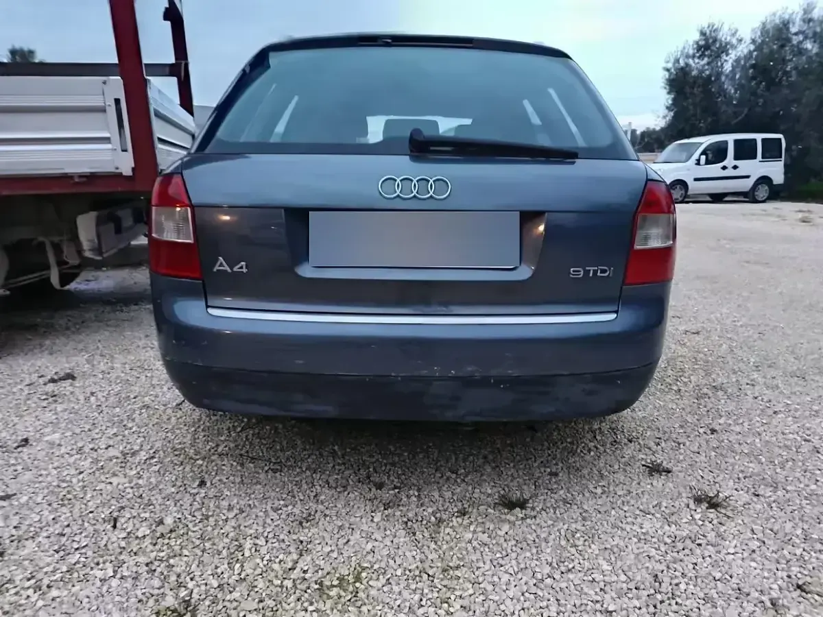 Usata Audi A4 130 CV (95 kW) 2004 Marrone Station wagon