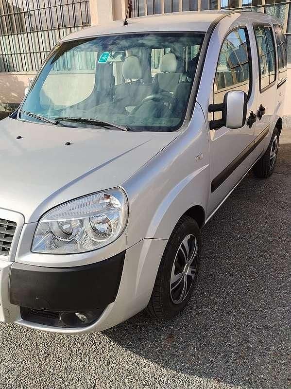 Usata Fiat Doblò Dynamic 84 CV (61 kW) 2009 Grigio Monovolume