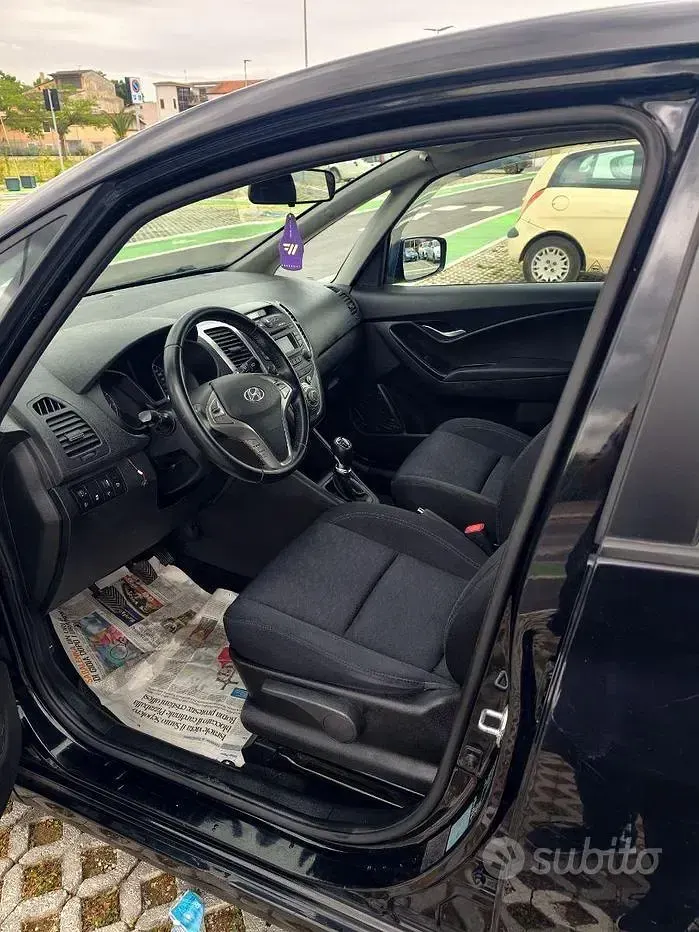 Usata Hyundai ix20 Comfort 90 CV (66 kW) 2015 Nero Utilitaria