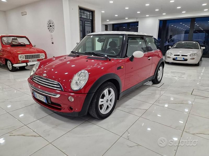 Rosso Usata 2006 Mini ONE Due volumi | 3900 € (Super prezzo) - Immagine 1/4