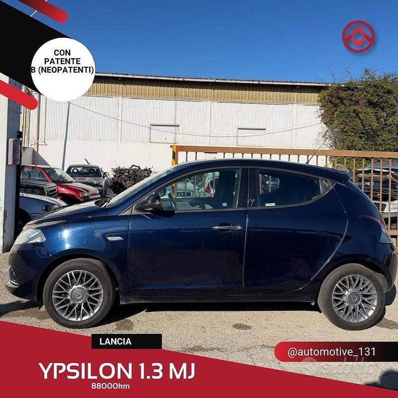 Usata Lancia Ypsilon Gold 95 CV (69 kW) 2017 Blu Utilitaria