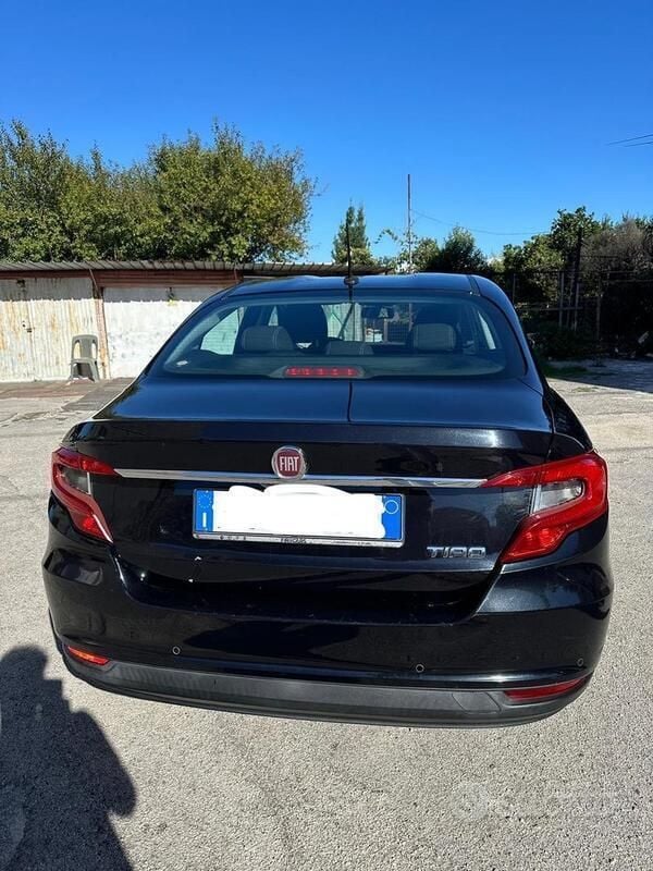 Usata Fiat Tipo Lounge 120 CV (88 kW) 2016 Nero Berlina