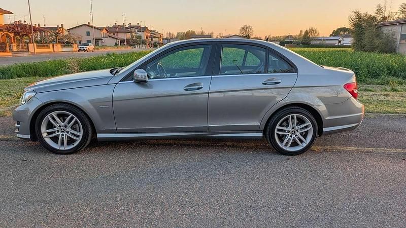 Usata Mercedes C250 Avantgarde 204 CV (150 kW) 2012 Grigio Berlina