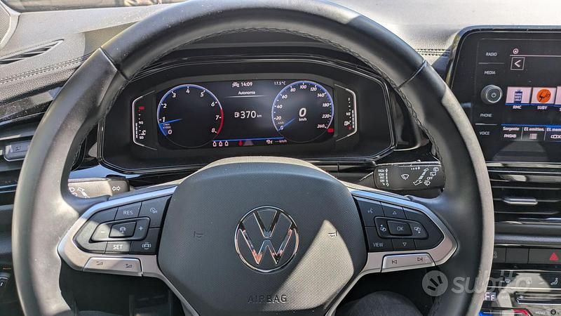 Usata VW T-Roc R-line 150 CV (110 kW) 2024 Grigio SUV