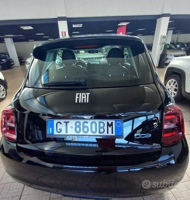 Usata Fiat 500e Icon 69 kW (95 CV) 2024 Nero Berlina
