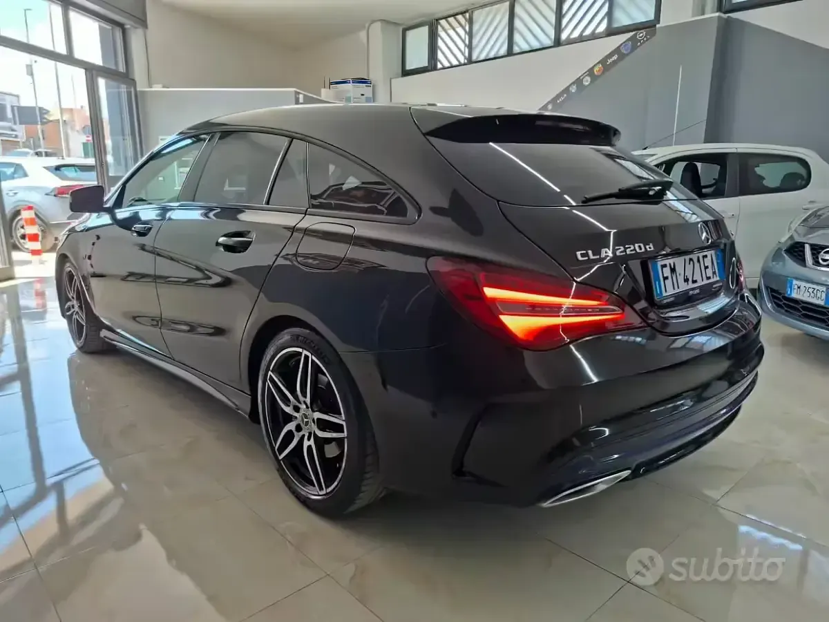 Usata Mercedes CLA200 Premium 177 CV (130 kW) 2017 Nero Station wagon