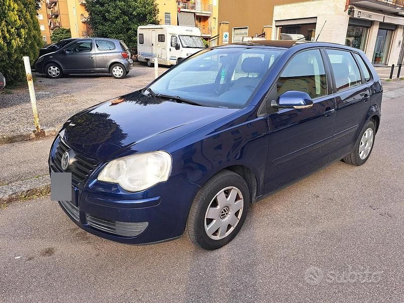 Usata VW Polo Comfortline 80 CV (58 kW) 2004 Blu Utilitaria