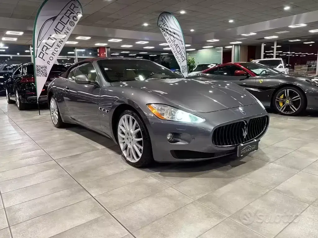 Usata Maserati GranCabrio 439 CV (322 kW) 2011 Grigio Cabrio
