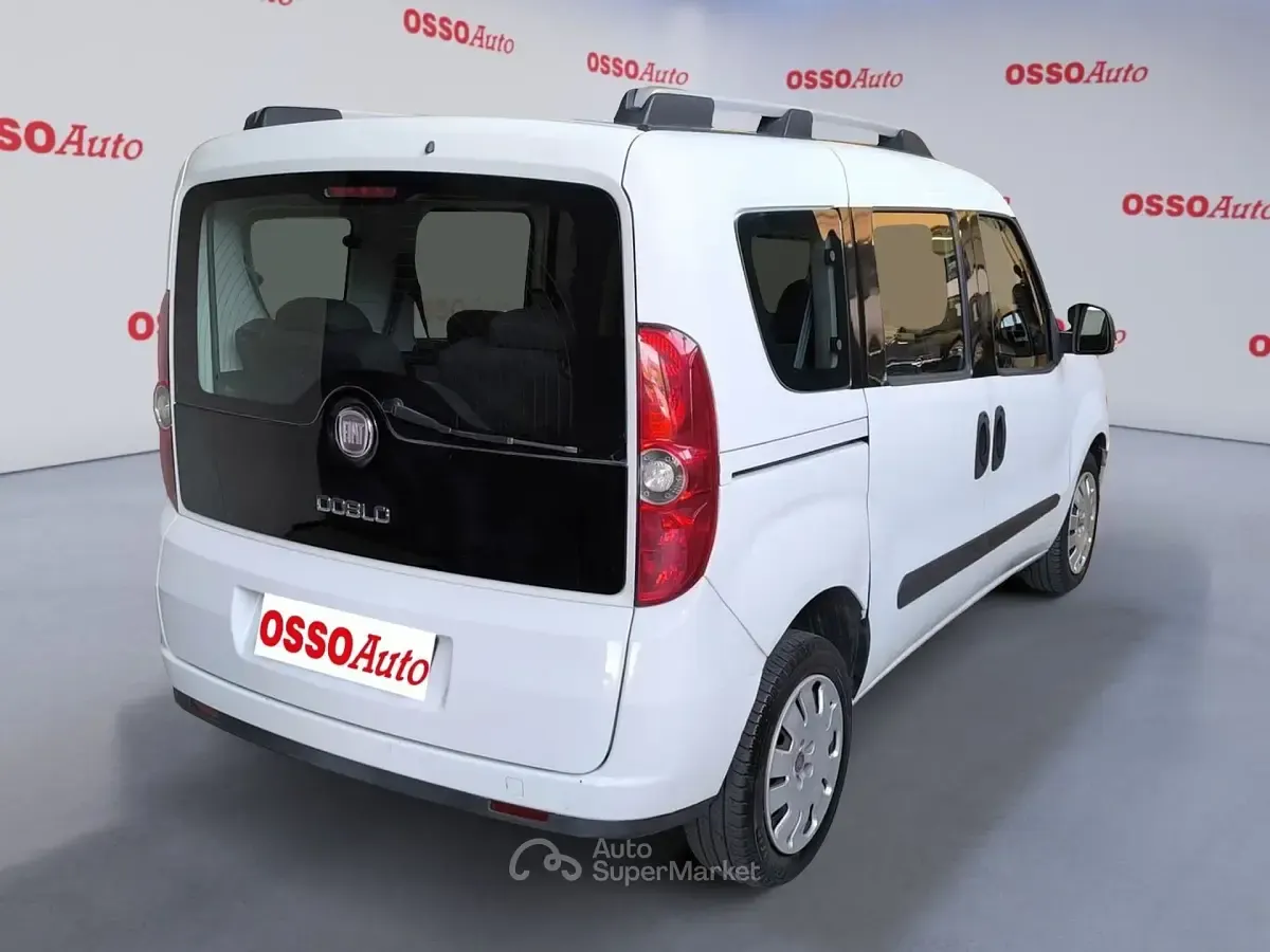 Usata Fiat Doblò 105 CV (77 kW) 2011 Bianco Monovolume