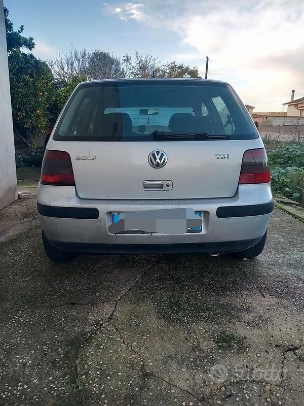 Usata VW Golf IV 101 CV (74 kW) 2000 Grigio Utilitaria
