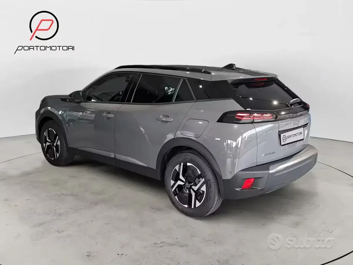 Nuova Peugeot e-2008 Allure 114 kW (156 CV) 2026 Grigio SUV