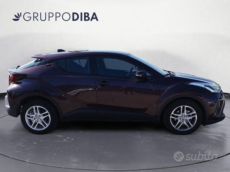Usata Toyota C-HR Trend 122 CV (89 kW) 2023 Rosso SUV