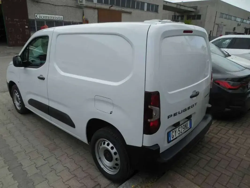 Usata Peugeot Partner 102 CV (75 kW) 2025 Bianco Monovolume