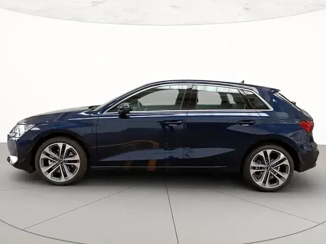 Nuova Audi A3 Advanced Plus 204 CV (150 kW) 2025 Blu navarra metallizzato Berlina