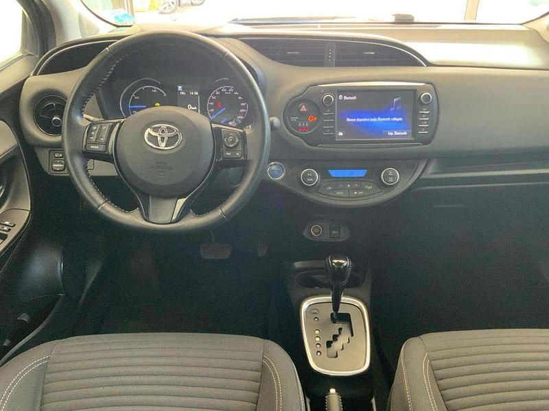 Usata Toyota Yaris Hybrid Active 73 CV (53 kW) 2017 Bronzo Berlina