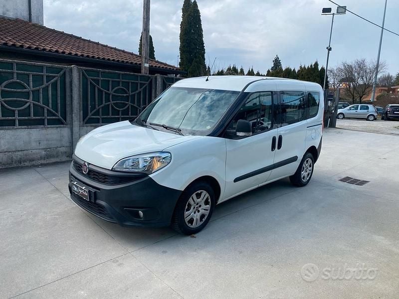 Usata Fiat Doblò 95 CV (69 kW) 2018 Bianco Monovolume