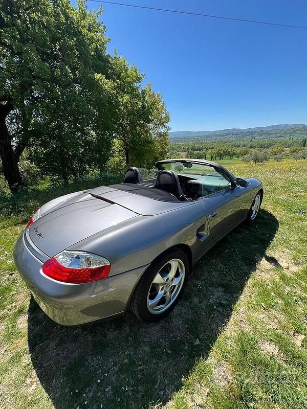 Usata Porsche Boxster 228 CV (167 kW) 2002 Grigio Cabrio