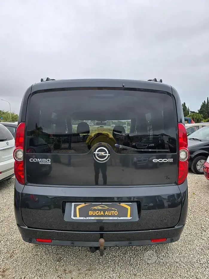 Usata Opel Combo 105 CV (77 kW) 2013 Nero Monovolume