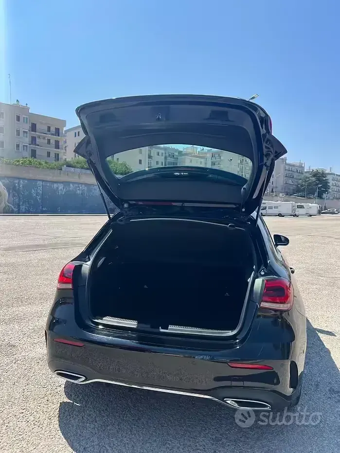 Usata Mercedes A180 Premium 116 CV (85 kW) 2021 Nero Berlina