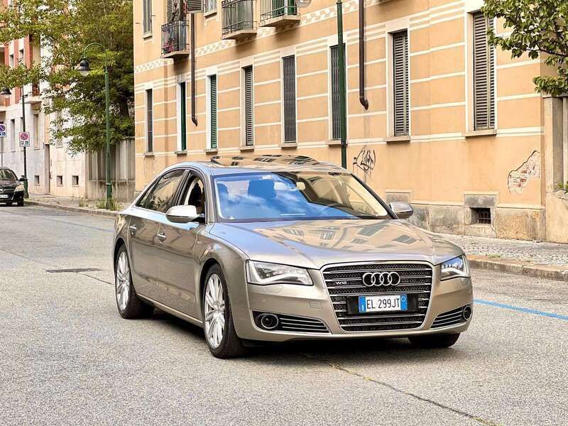Usata Audi A8L W12 Business Plus 500 CV (367 kW) 2012 Beige Berlina