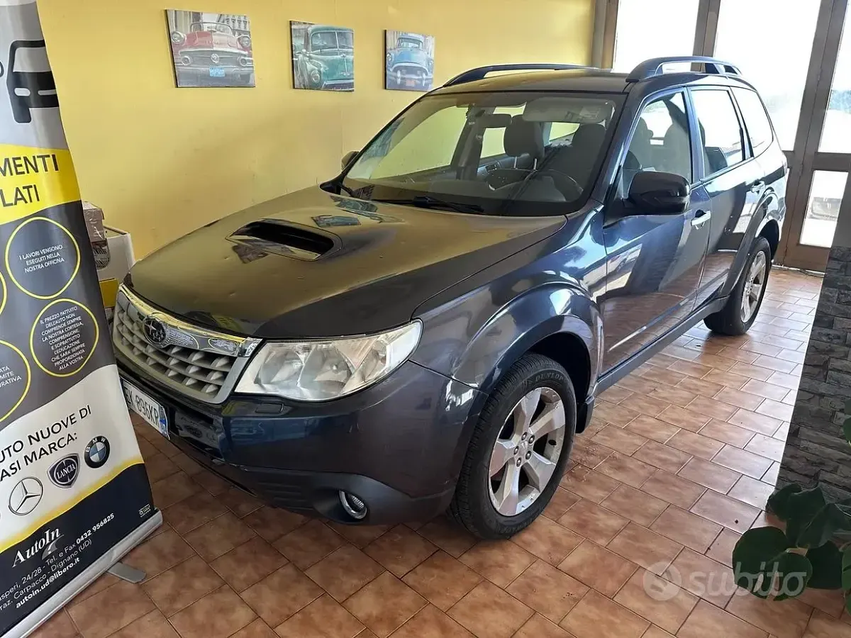 Usata Subaru Forester Trend 147 CV (108 kW) 2011 Grigio SUV