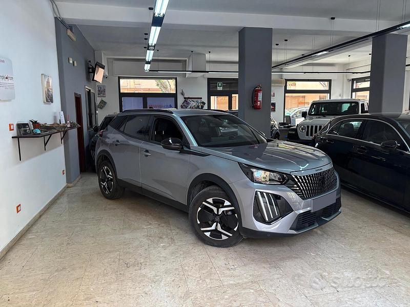 Usata Peugeot 2008 Allure+ 101 CV (74 kW) 2025 Bianco SUV