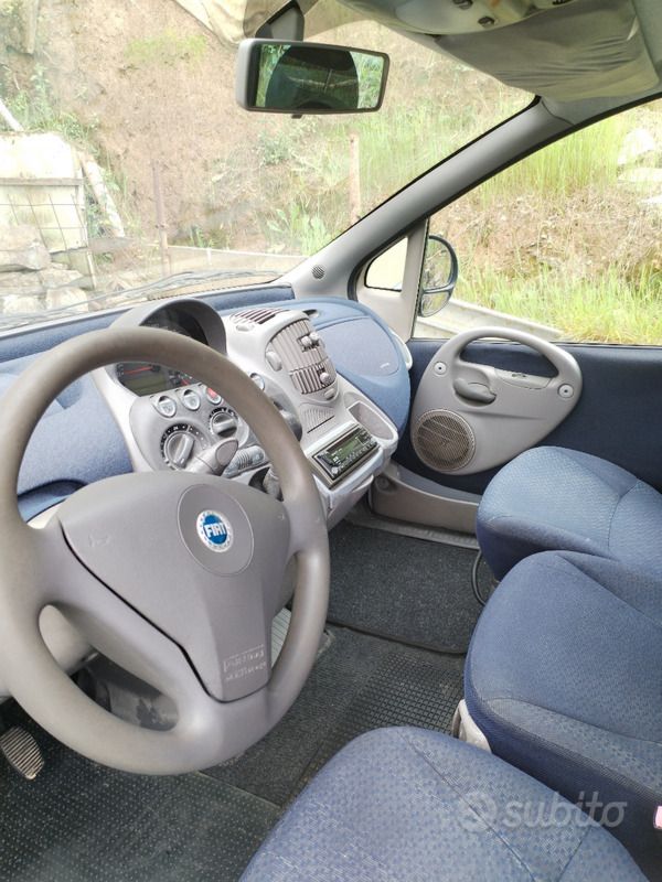 Usata Fiat Multipla 116 CV (85 kW) 2002 Grigio Monovolume