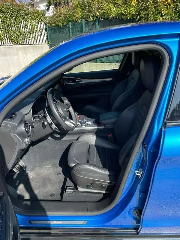 Usata Alfa Romeo Stelvio Veloce 209 CV (153 kW) 2024 Blu/azzurro SUV