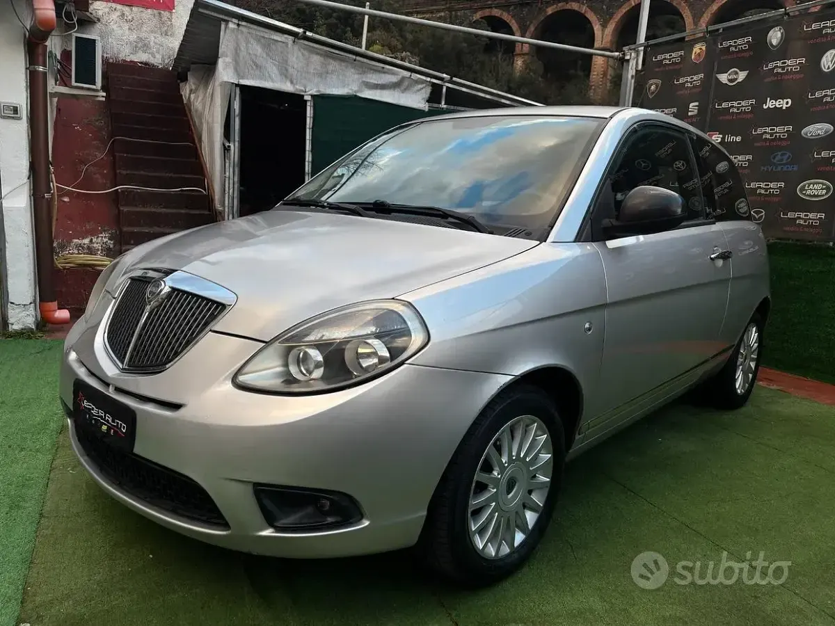 Usata Lancia Ypsilon S 75 CV (55 kW) 2012 Grigio Utilitaria