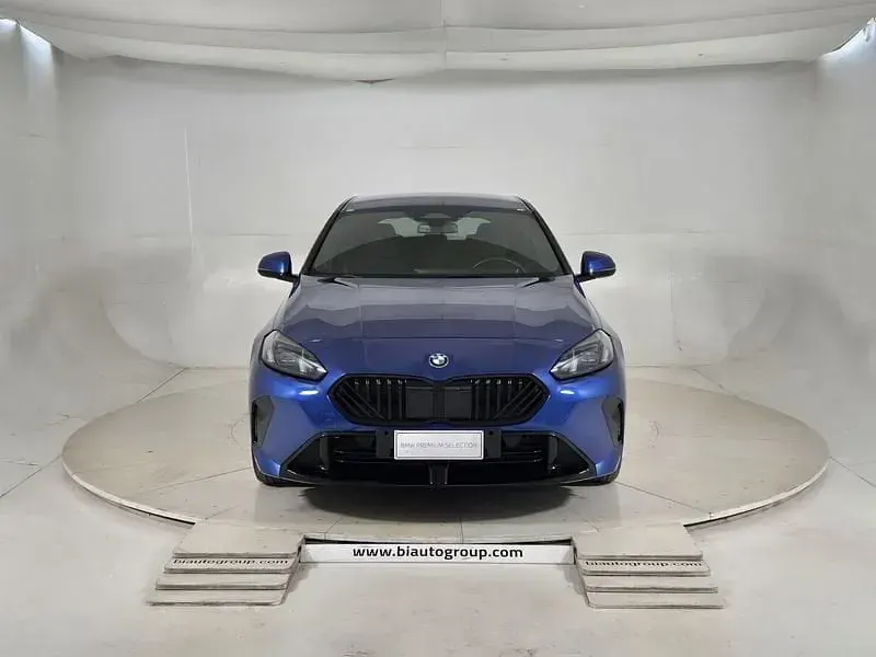 Usata BMW 120 M Sport 163 CV (119 kW) 2025 Blu/azzurro Utilitaria