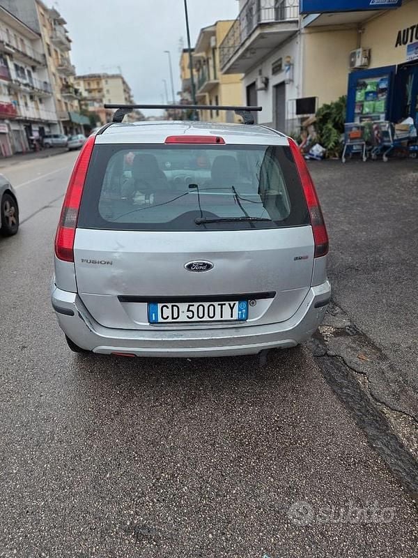 Usata Ford Fusion 2003 Grigio Utilitaria