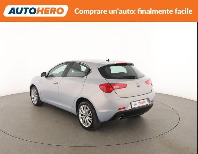 Usata Alfa Romeo Giulietta Super 120 CV (88 kW) 2017 Argento Utilitaria